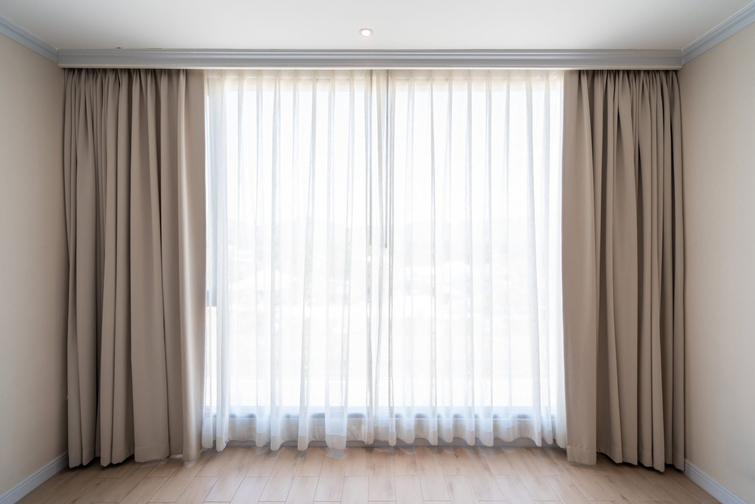 Farbauswahl mit Farbpalette und Stiften